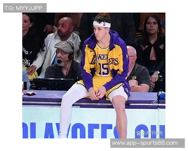 里夫斯主场狂砍35分力挫劲敌场均26分续约价值引发热议 里夫斯主场狂砍35分力挫劲敌场均26分续约价值引发热议