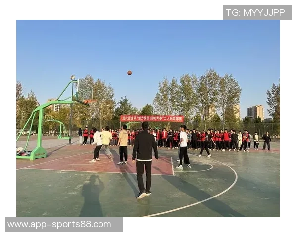 不落地传球的魅力与技巧谁的脚法最为潇洒引人注目 不落地传球的魅力与技巧谁的脚法最为潇洒引人注目