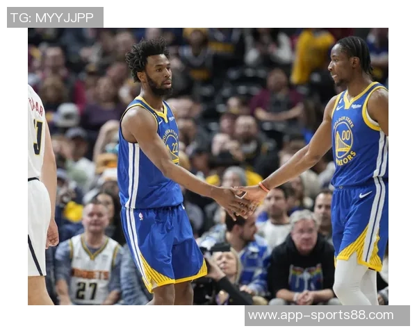 勇士高效投篮展现团队配合小佩顿强调流畅传球的重要性 勇士高效投篮展现团队配合小佩顿强调流畅传球的重要性